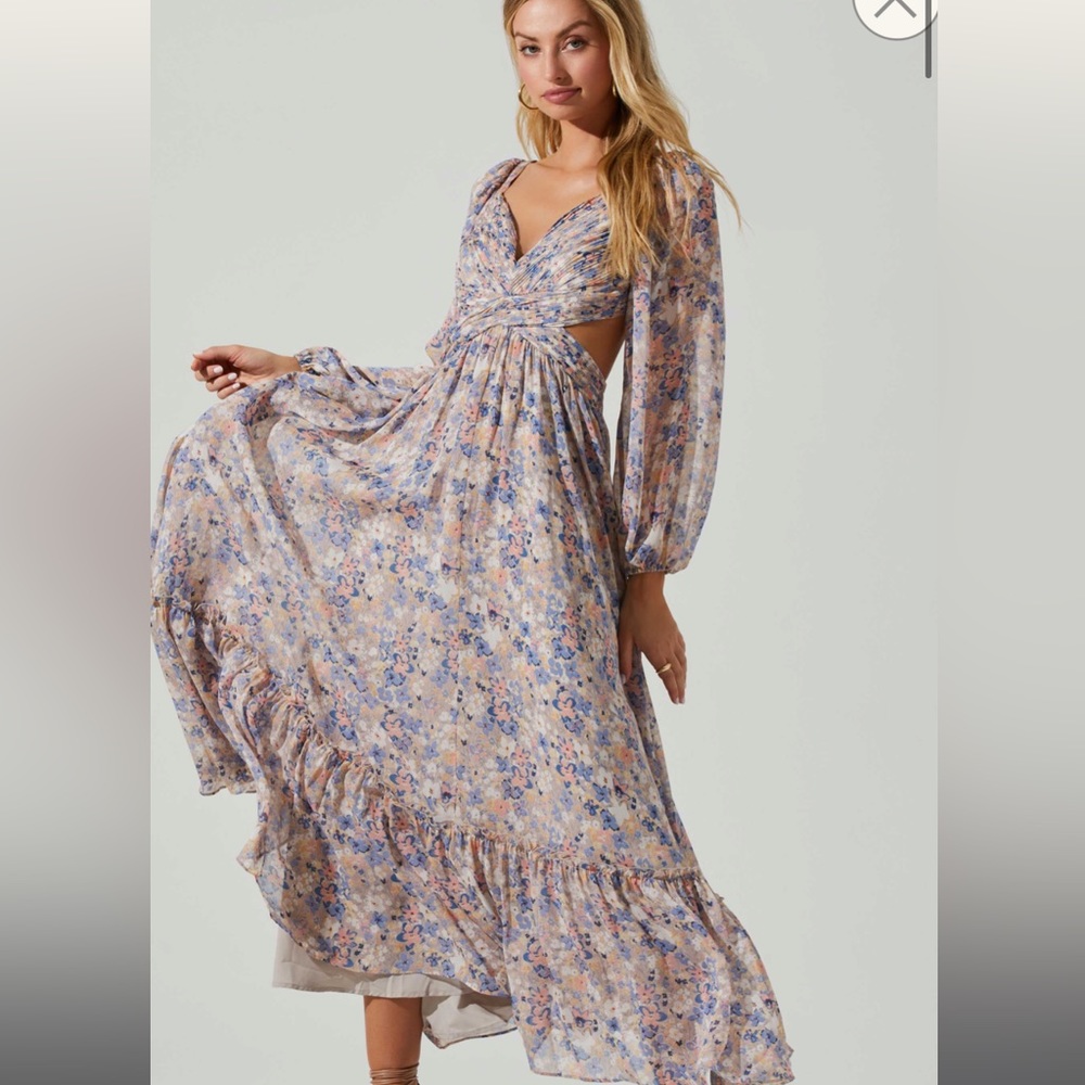 ASTR The Label Kammy Floral Open Back Strappy Long Sleeve Maxi Dress- Size M